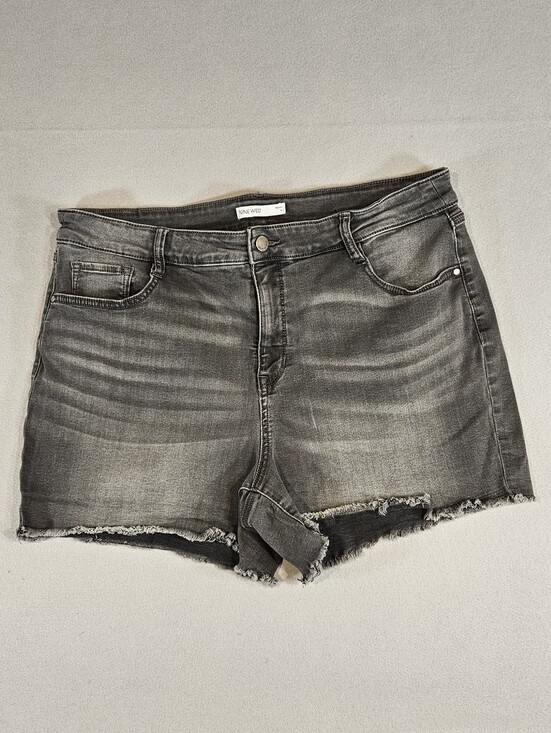Nine West Pants - Nine West Women's Distressed Gray Wash Denim Shorts Size 16 With Raw Frayed Hem